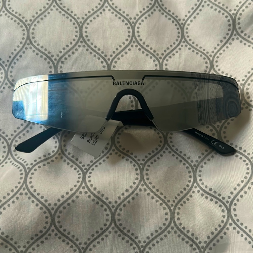 tags still on never been worn.